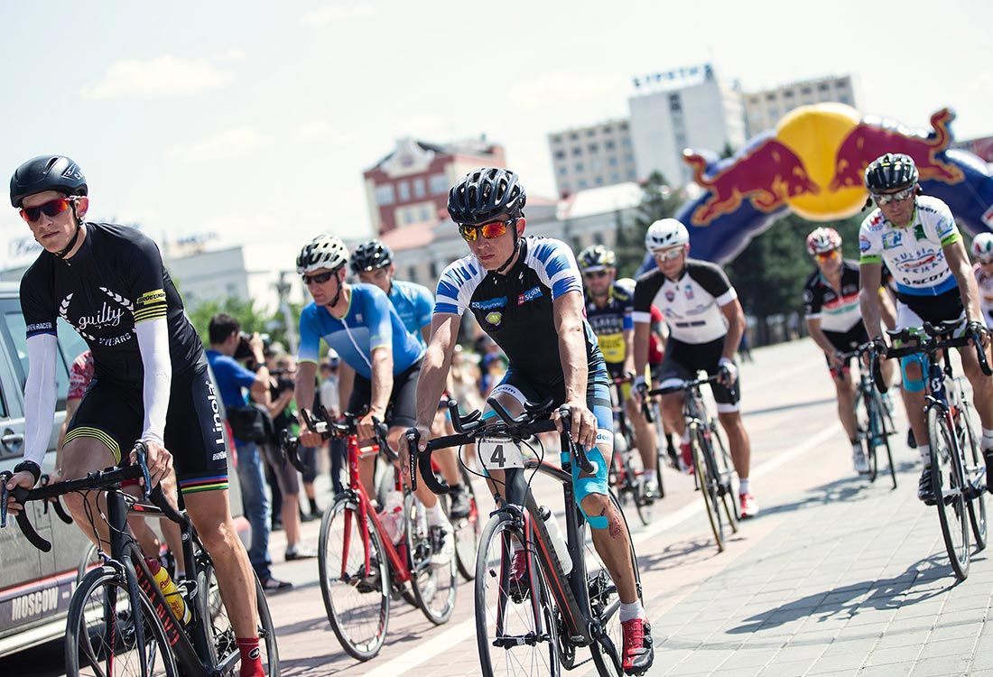 Cyclists in Red Bull's Siberian race