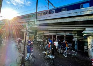 ( •_•) Nº261 Doesn't matter what they say; it's ok to look away 👀 💨