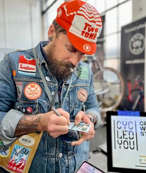 ╭─ ೄྀ࿐ ˊˎ- Nº264 Spray It Your Way 🎨 👨‍🎨